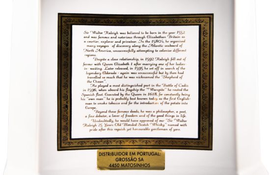 Sir Walter Raleigh 25 anos Elizabethan Premium (garrafa branca)