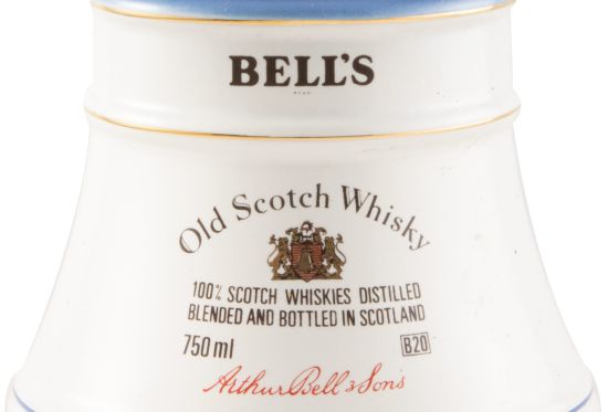 Bell's 90º Aniversário Queen Elizabeth (sino) 75cl