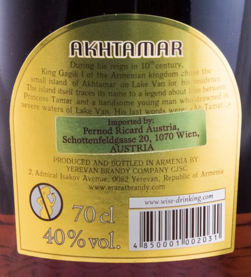 Brandy Ararat Akhtamar 10 anos