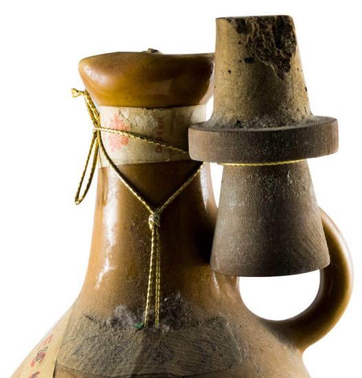 Spirit Montanha Velhíssima (ceramic bottle) 75cl