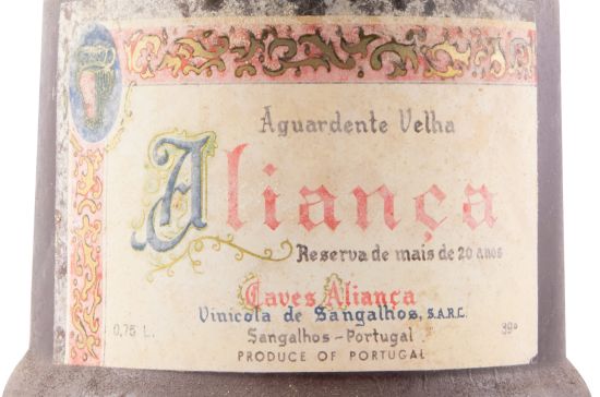 Aguardente Aliança Velha Reserva +20 anos