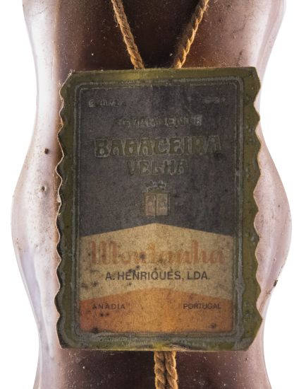 Aguardente Bagaceira Montanha Velha (garrafa em grés) 72cl