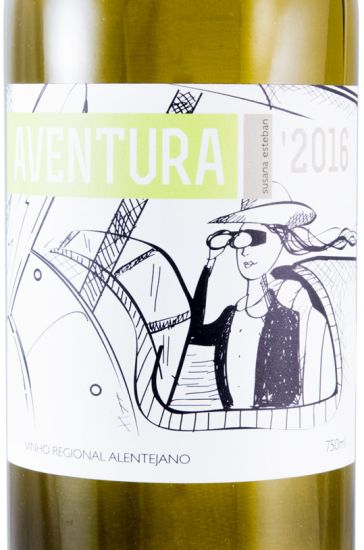 2016 Susana Esteban Aventura white