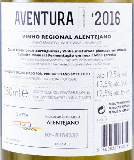 2016 Susana Esteban Aventura white