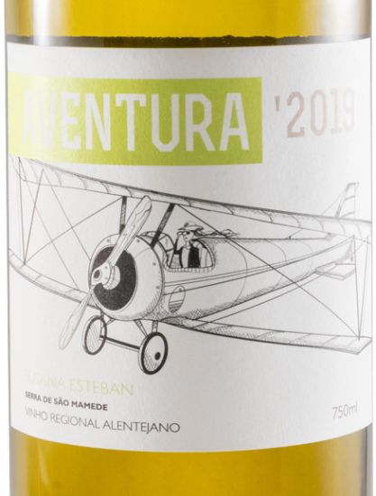 2019 Susana Esteban Aventura white