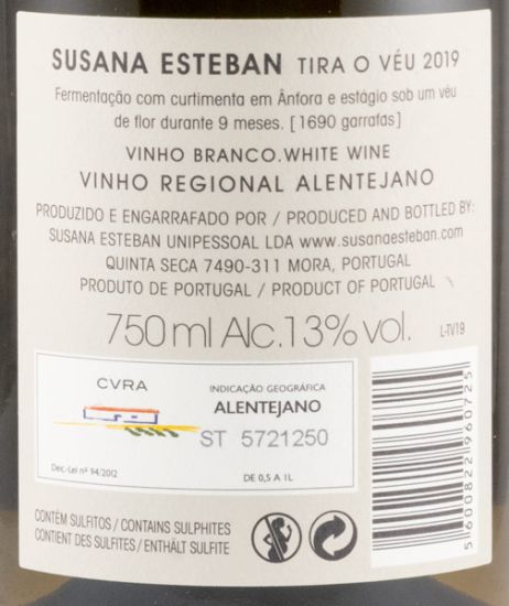 2019 Susana Esteban Tira o Véu branco