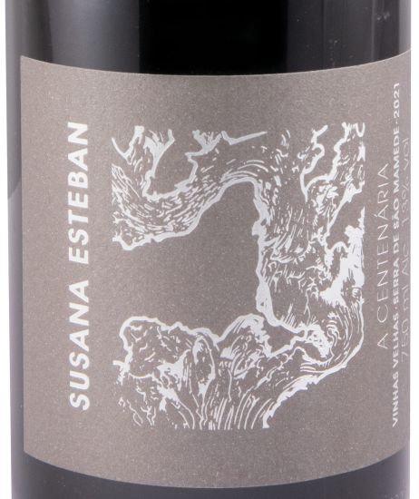 2021 Susana Esteban A Centenária red