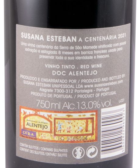 2021 Susana Esteban A Centenária red
