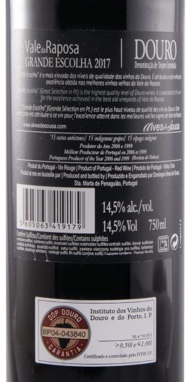 2017 Alves de Sousa Vale da Raposa Grande Escolha red