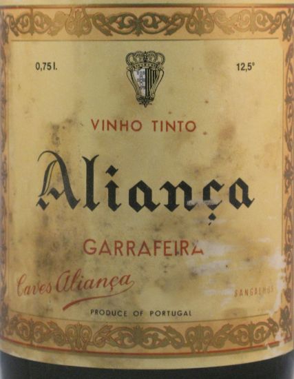 1972 Aliança Garrafeira red