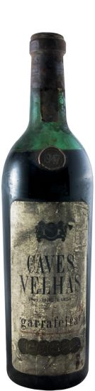 1947 Caves Velhas Garrafeira red