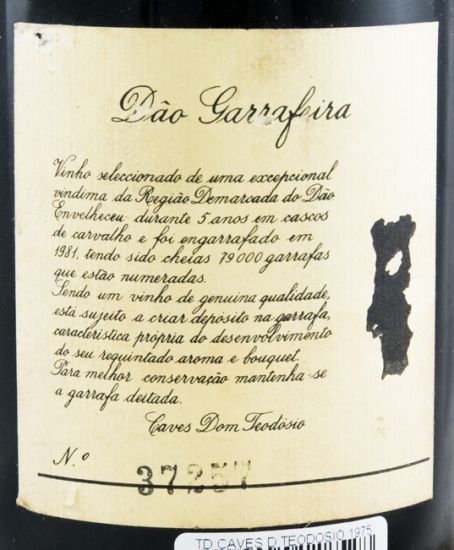 1975 Caves Dom Teodósio tinto