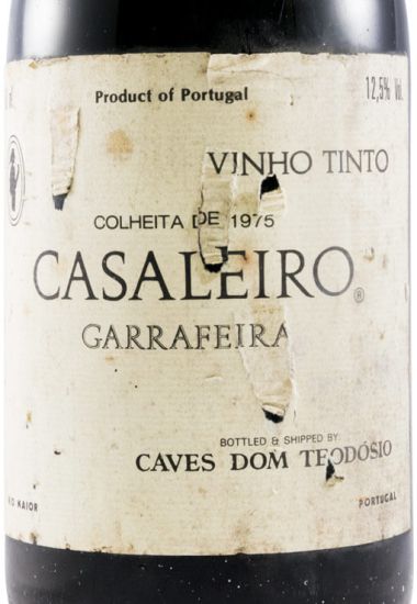 1975 Casaleiro Garrafeira red
