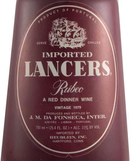 1979 José Maria da Fonseca Lancers Rúbeo red (clay bottle)