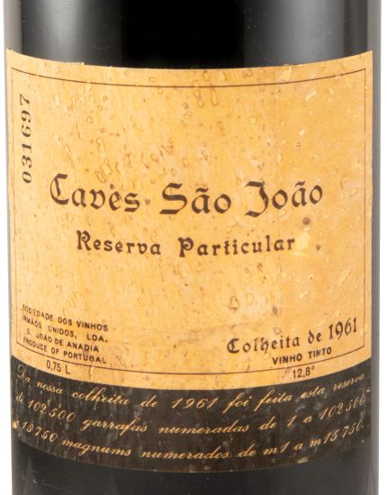 1961 Caves São João Reserva Particular tinto (nível baixo)