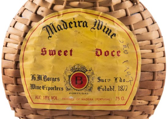 Madeira H. M. Borges Doce (cantil empalhado)