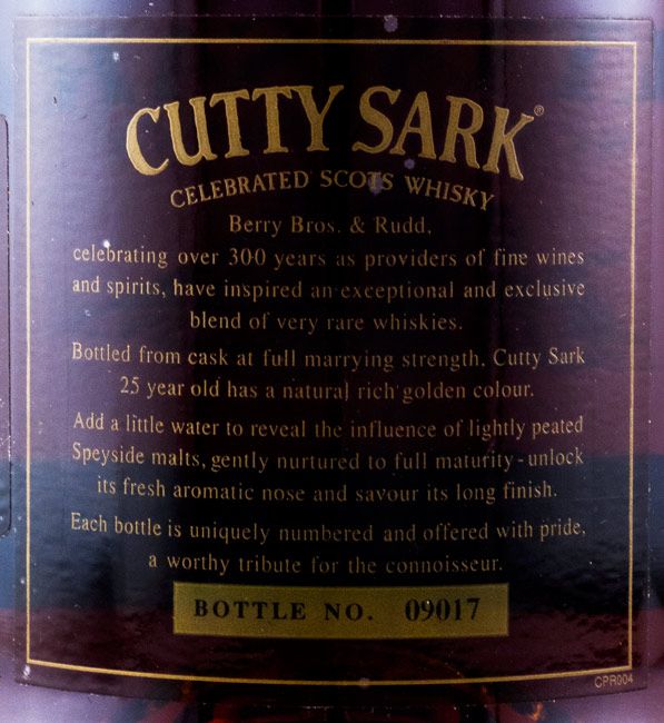 Cutty Sark 25 anos (caixa de madeira)