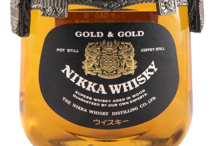 Nikka Gold & Gold Samurai (armadura em plástico) 75cl