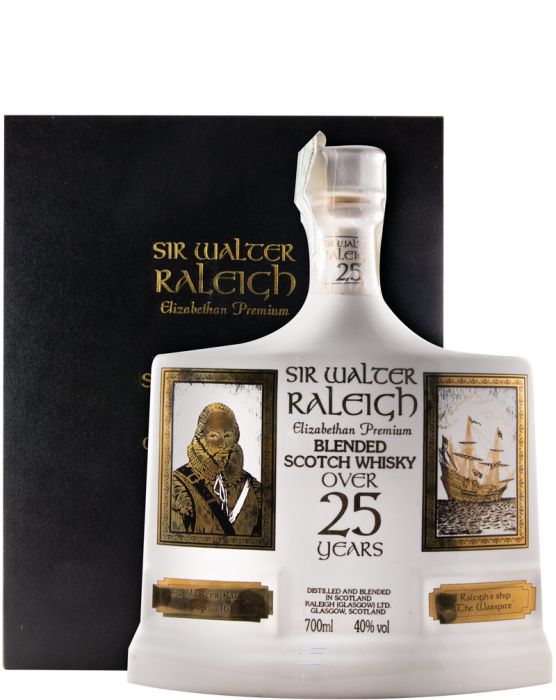 Sir Walter Raleigh 25 years Elizabethan Premium (white bottle)