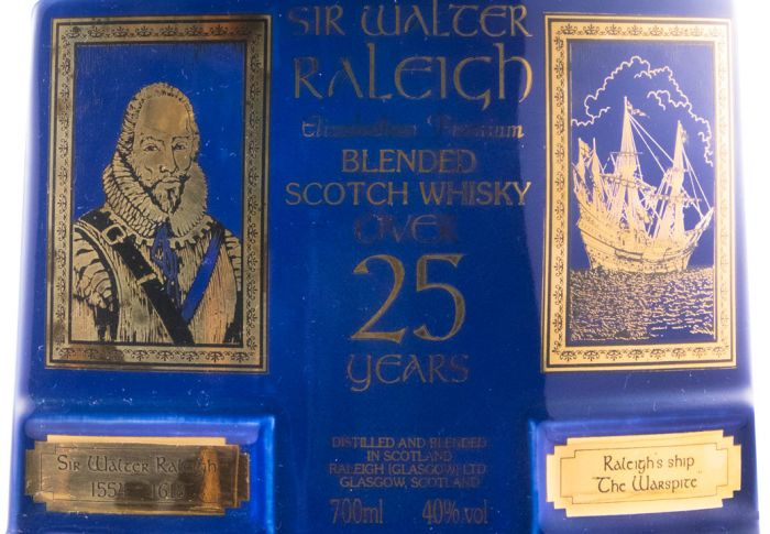 Sir Walter Raleigh 25 anos Elizabethan Premium (garrafa azul)