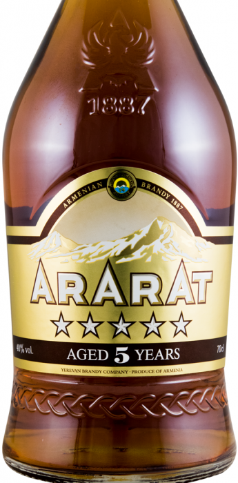 Brandy Ararat 5 anos