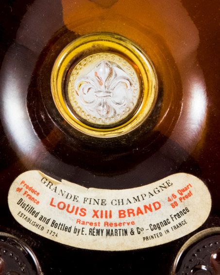 Cognac Rémy Martin Louis XIII (gargalo branco)
