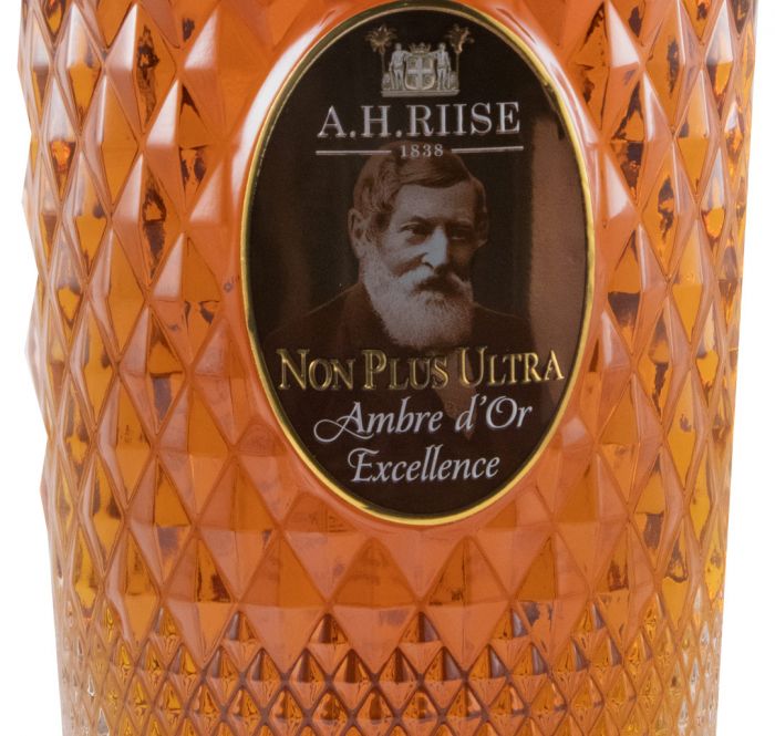 Rum AH Riise Non Plus Ultra Ambre d'Or Excellence