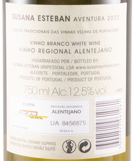 2022 Susana Esteban Aventura white