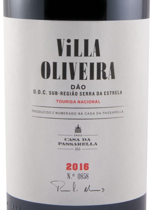 2016 Casa da Passarella Villa Oliveira tinto