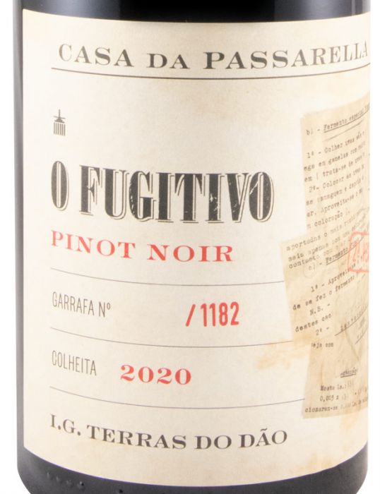 2020 Casa da Passarella O Fugitivo Pinot Noir red