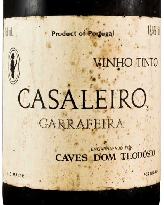 1980 Casaleiro Garrafeira red