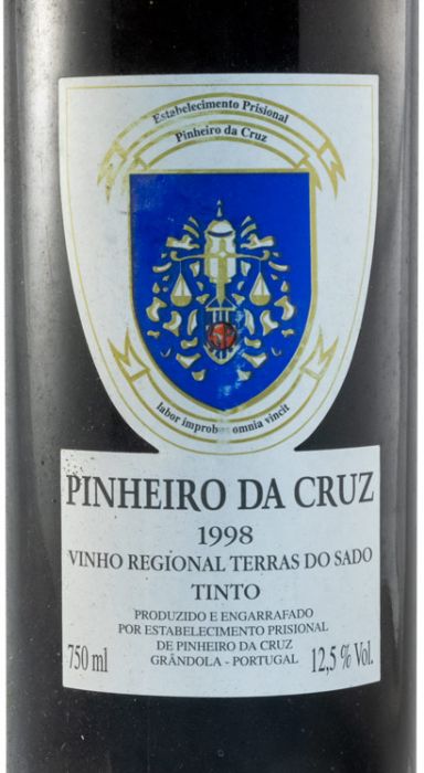 1998 Pinheiro da Cruz red
