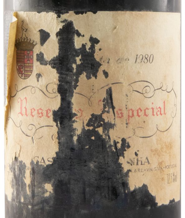 1980 Casa Ferreirinha Reserva Especial tinto (rótulo danificado)