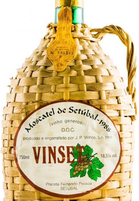 1988 Moscatel de Setúbal Vinset J.P. (wicker bottle)