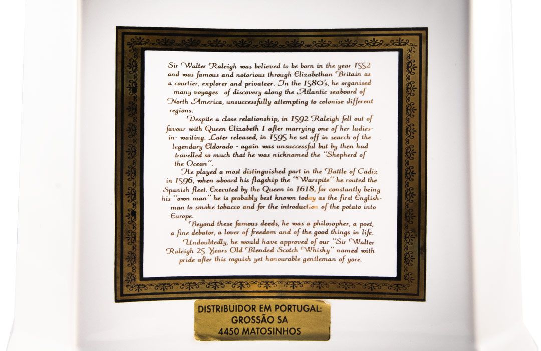 Sir Walter Raleigh 25 anos Elizabethan Premium (garrafa branca)