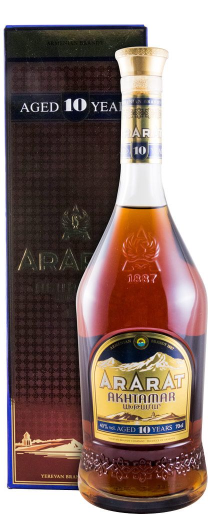 Brandy Ararat Akhtamar 10 anos