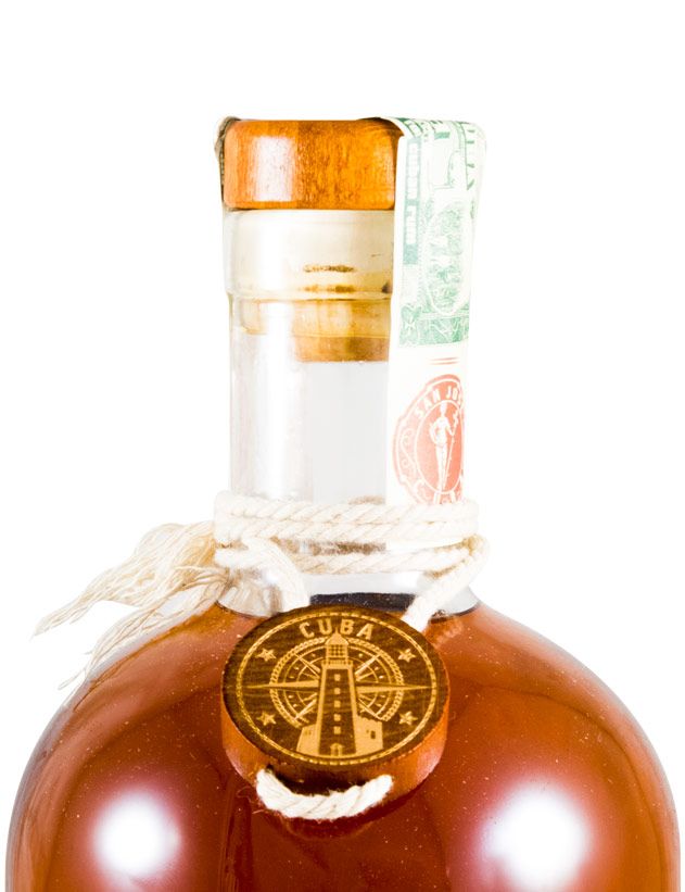Rum Pacto Navio by Havana Club