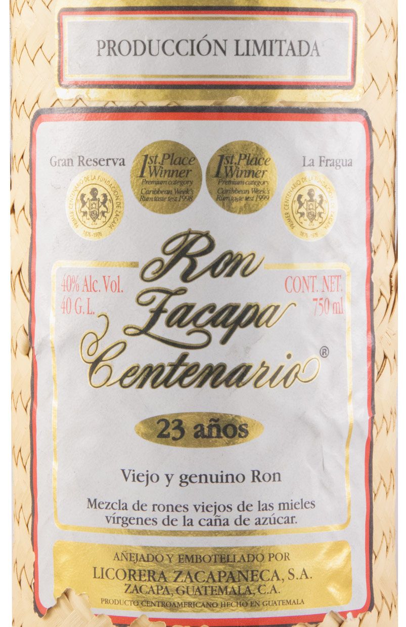 Rum Zacapa Centenario 23 anos (garrafa empalhada)