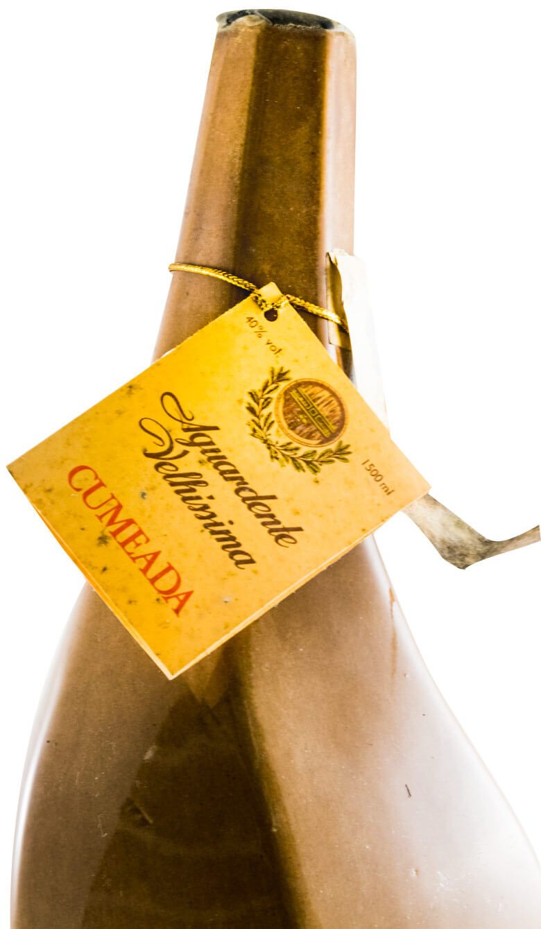 Aguardente Cumeada Velhíssima (garrafa em grés) 1,5L