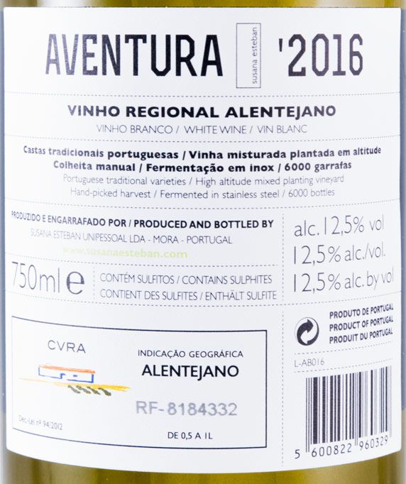 2016 Susana Esteban Aventura white