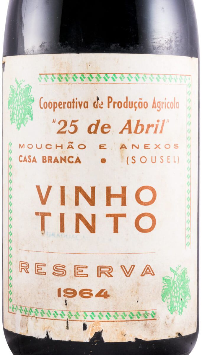 1964 Mouchão 25 de Abril red