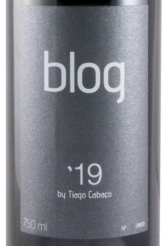 2019 Blog by Tiago Cabaço tinto