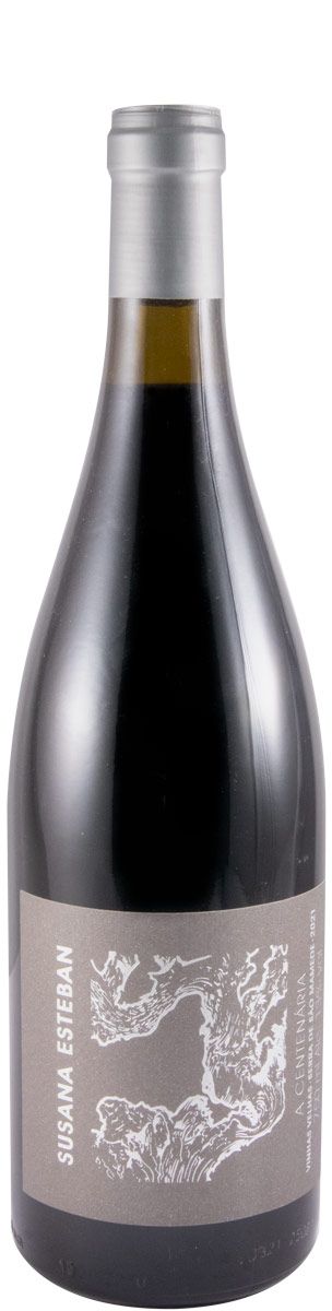 2021 Susana Esteban A Centenária red