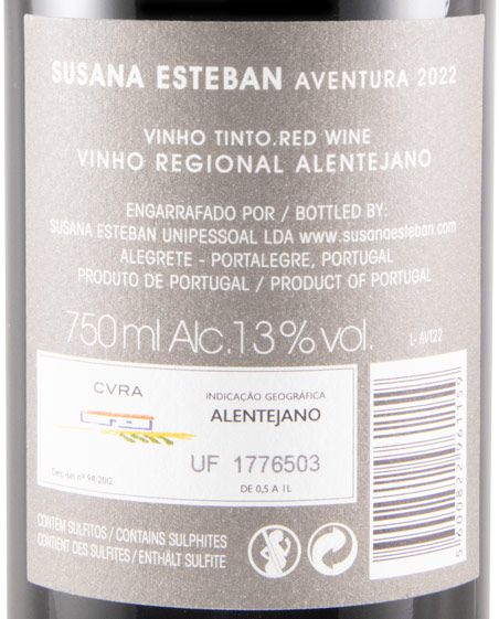 2022 Susana Esteban Aventura red