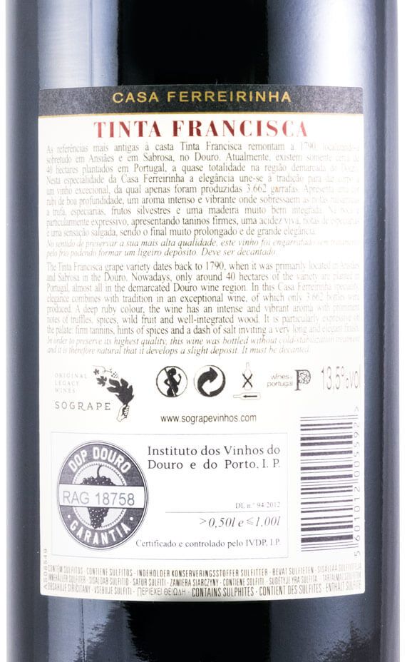 2015 Casa Ferreirinha Tinta Francisca red