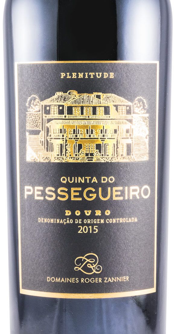 2015 Quinta do Pessegueiro Plenitude red