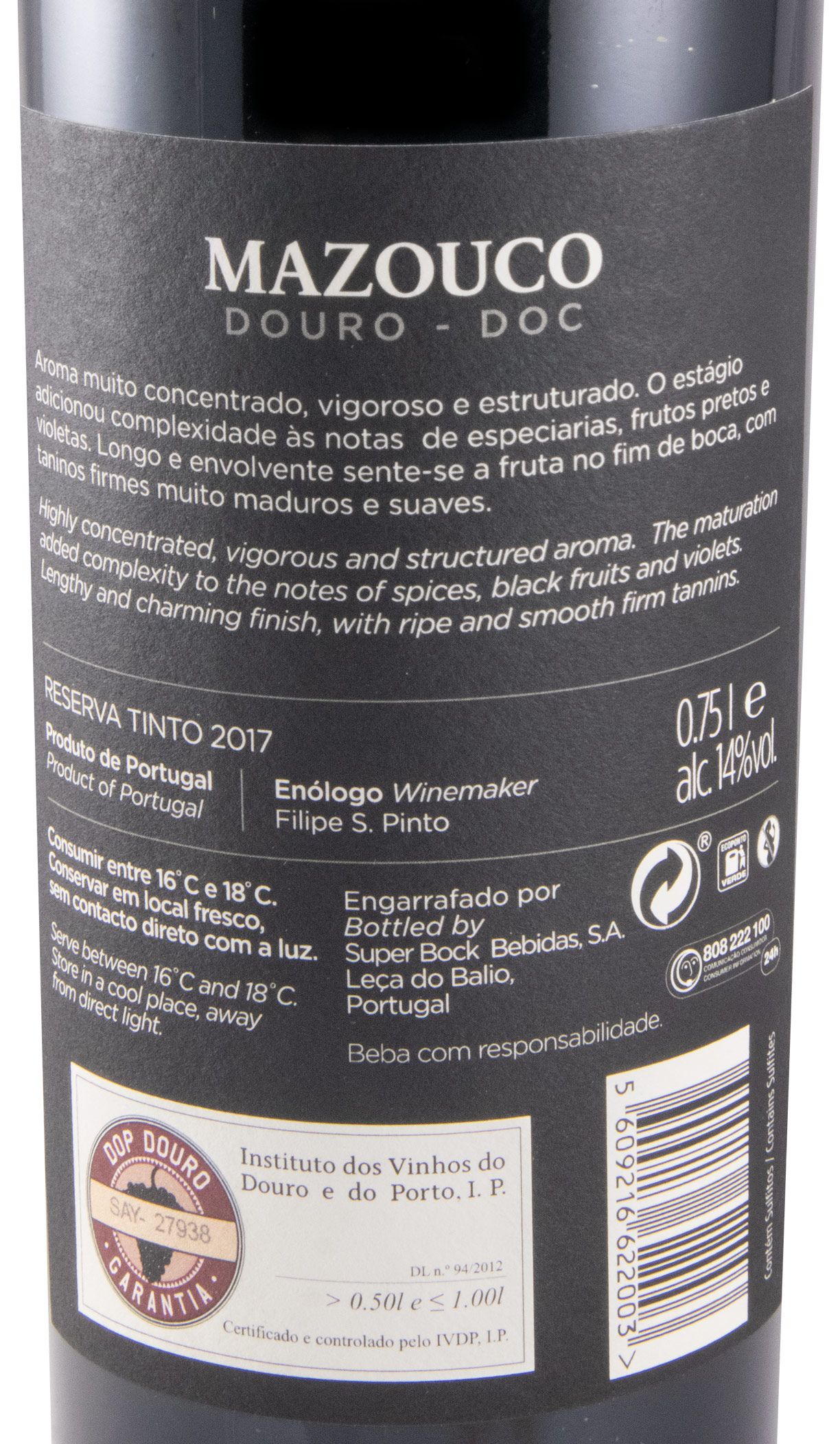 2017 Mazouco Reserva red