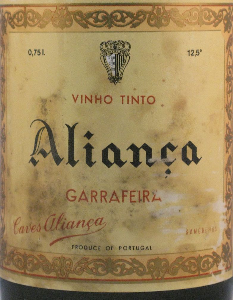 1972 Aliança Garrafeira red