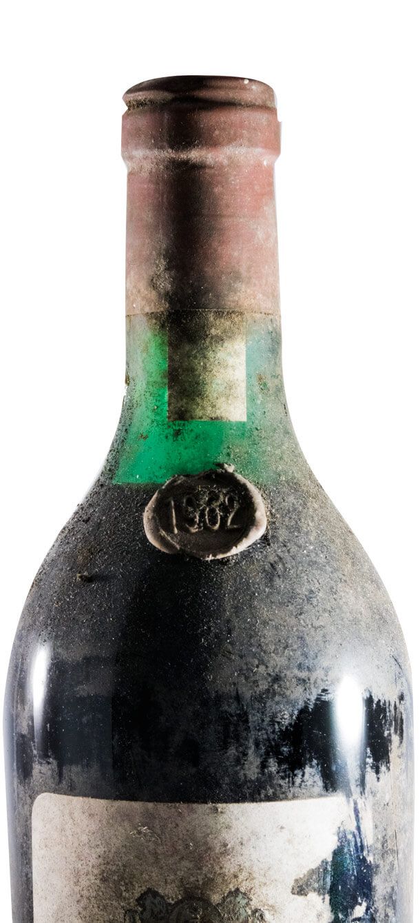 1962 Caves Velhas Garrafeira red