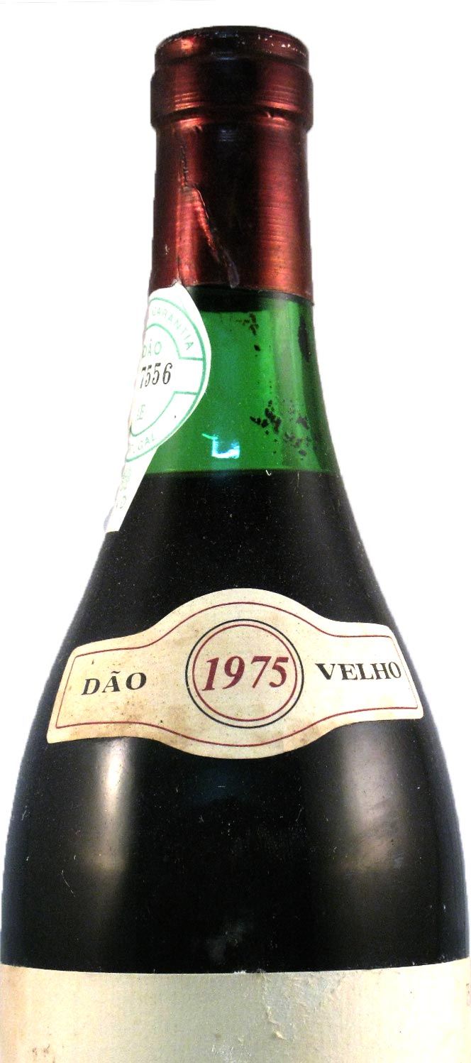 1975 Grão Vasco Garrafeira tinto